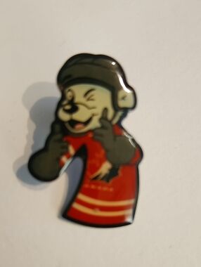 CANADA ICE HOCKEY FEDERATION OFFICIAL WOLF BEAR CUB  PIN, Enamal, Team Canada